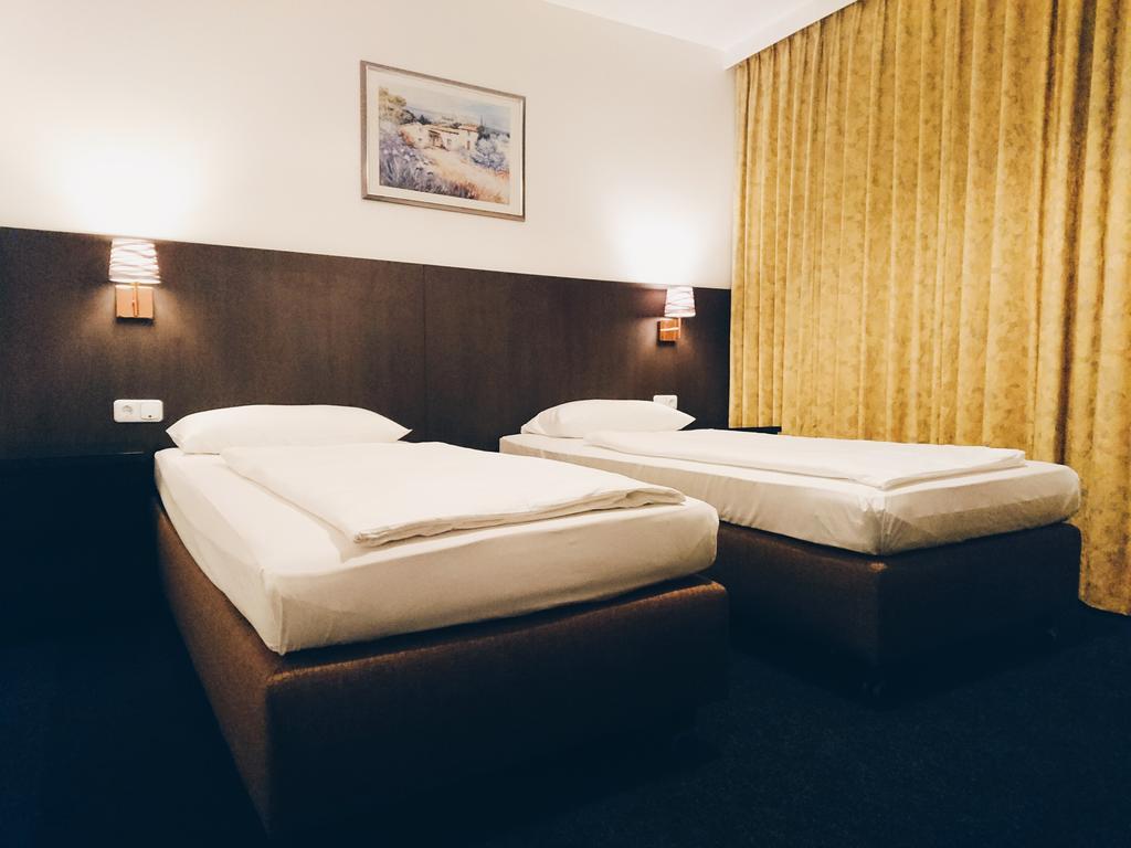 Aparthotel Vega Berlin Exterior photo